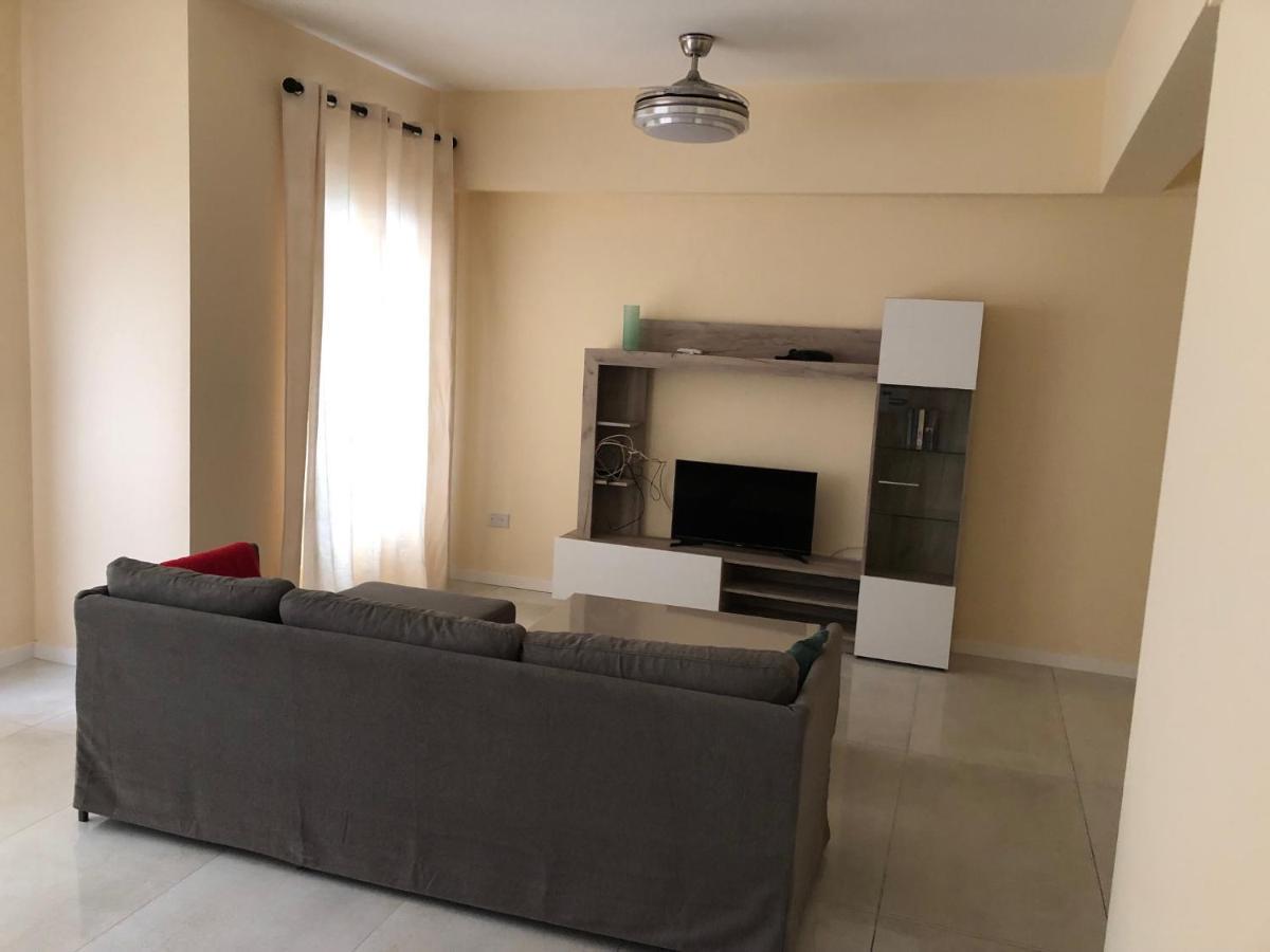 The Sea Across The Road - Flat 4 Apartamento St. Paul's Bay Exterior foto
